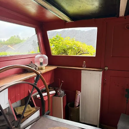 Boat Adventure 1hr From Paris 토우로트